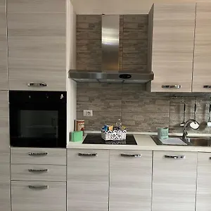 https://nicole-house.it-lombardy.com