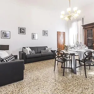 https://rialto-design-boutique-apartment.hotelslidodijesolo.com